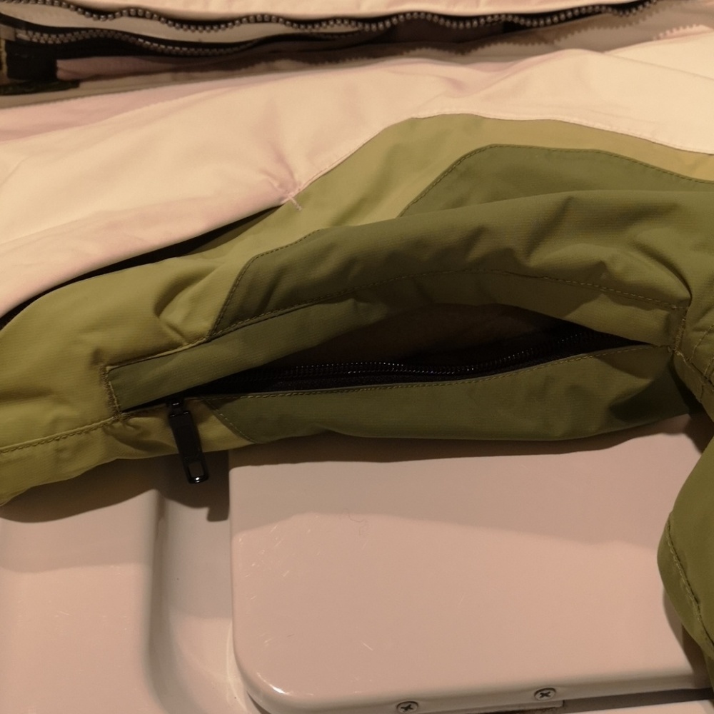 Ski jacket - Picture 3 of 8
